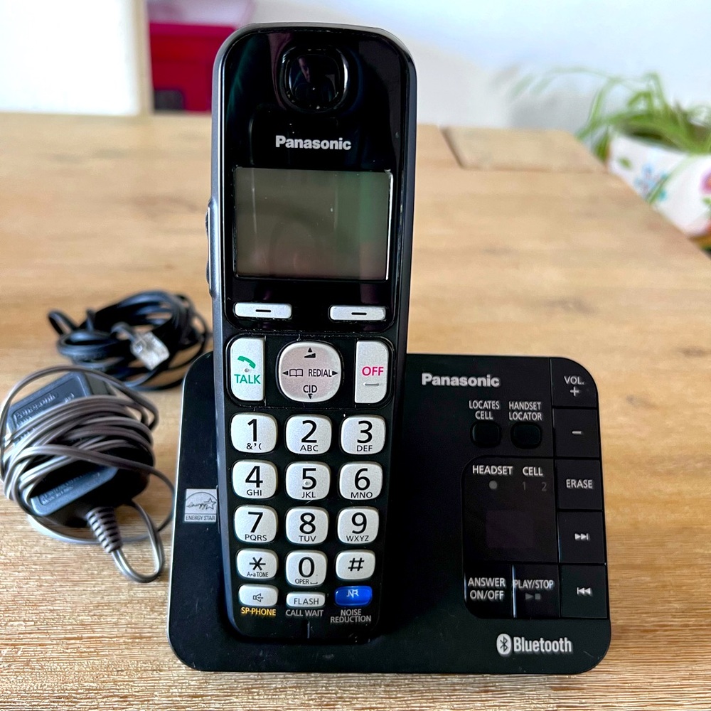 📞 Panasonic KX-TGE260 Bluetooth Cordless Phone with handset